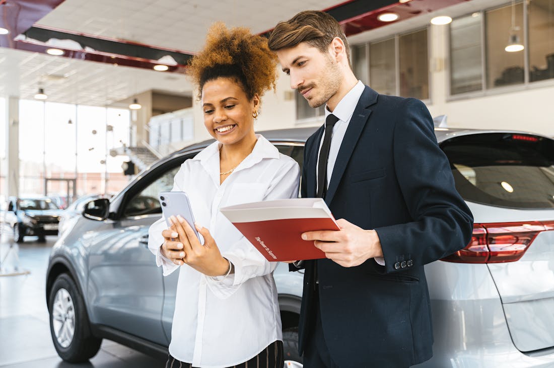 Navigating the Complex World of Car Financing: Tips for Informed Decisions Image 1